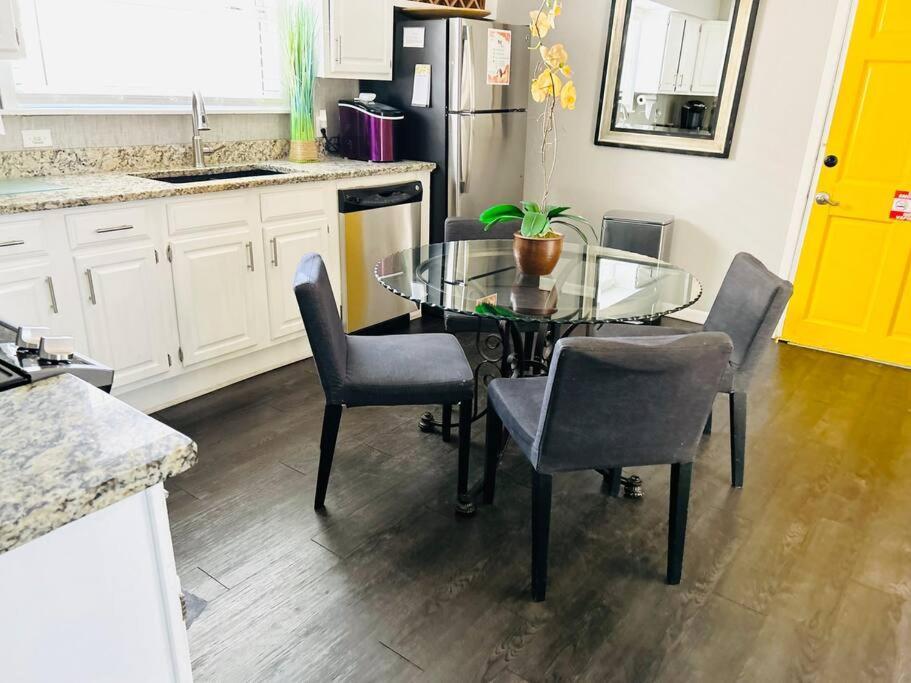No Ho Yellow Door Bungalow Tampa Luaran gambar
